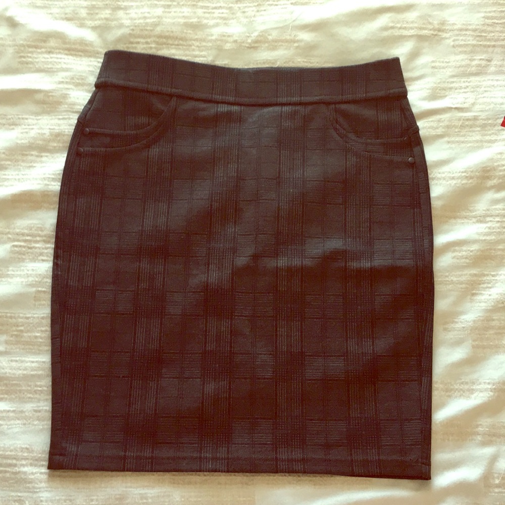 PERFECT PENCIL SKIRT